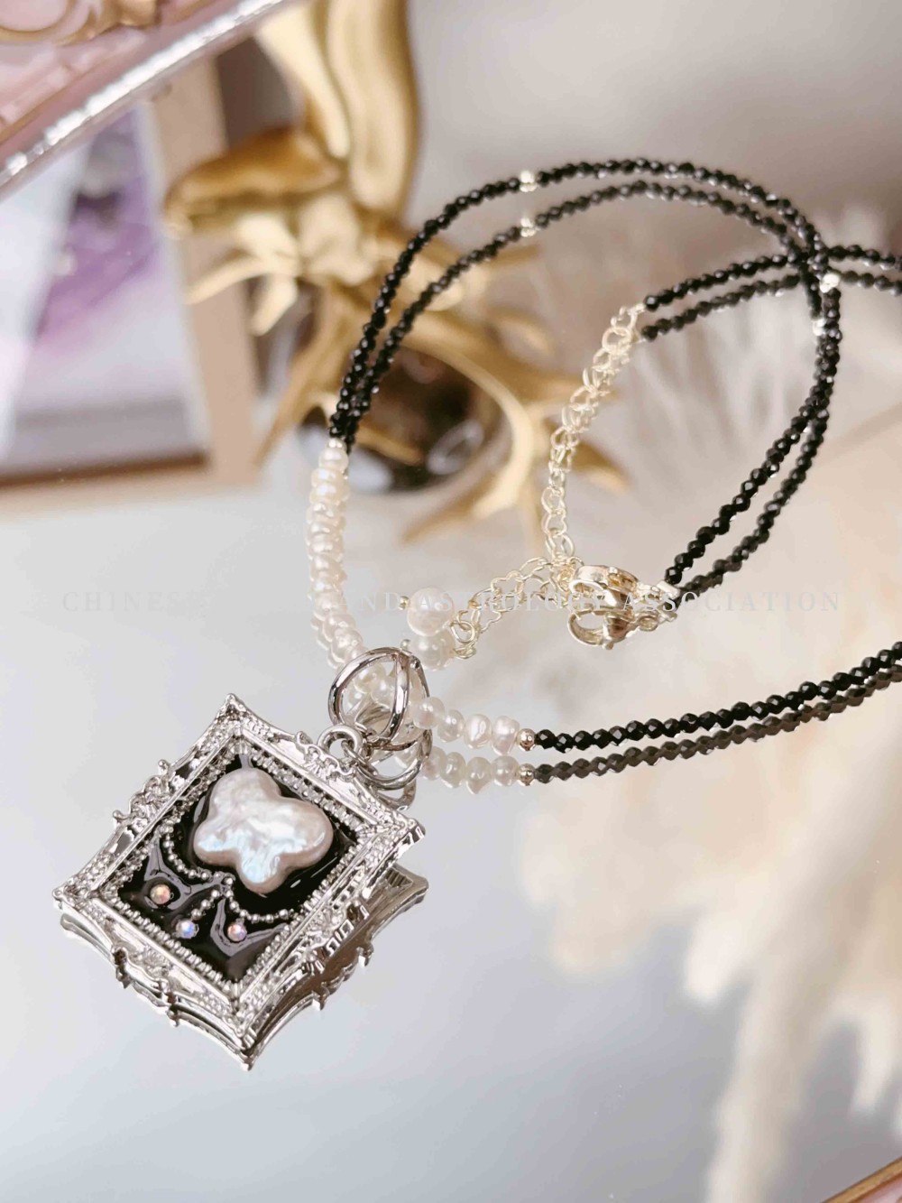 （珍珠蝴蝶坠 黑尖晶石珍珠细珠）项链